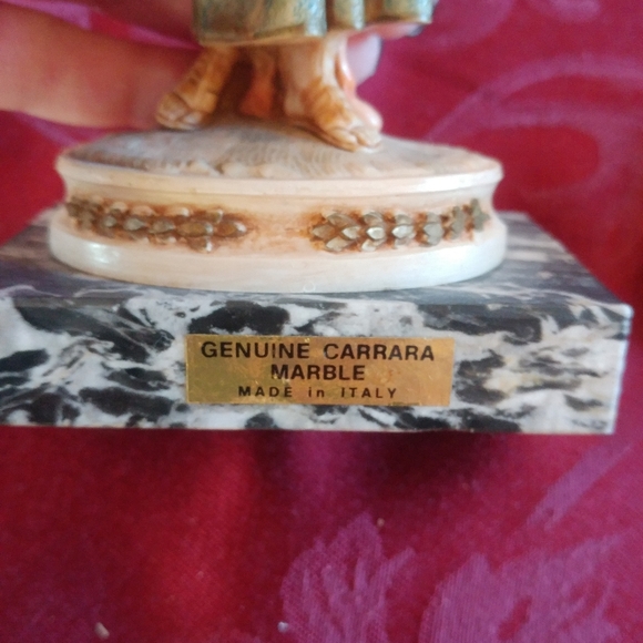 VINTAGE GENIUNE CARRABA STATUES - Picture 4 of 5